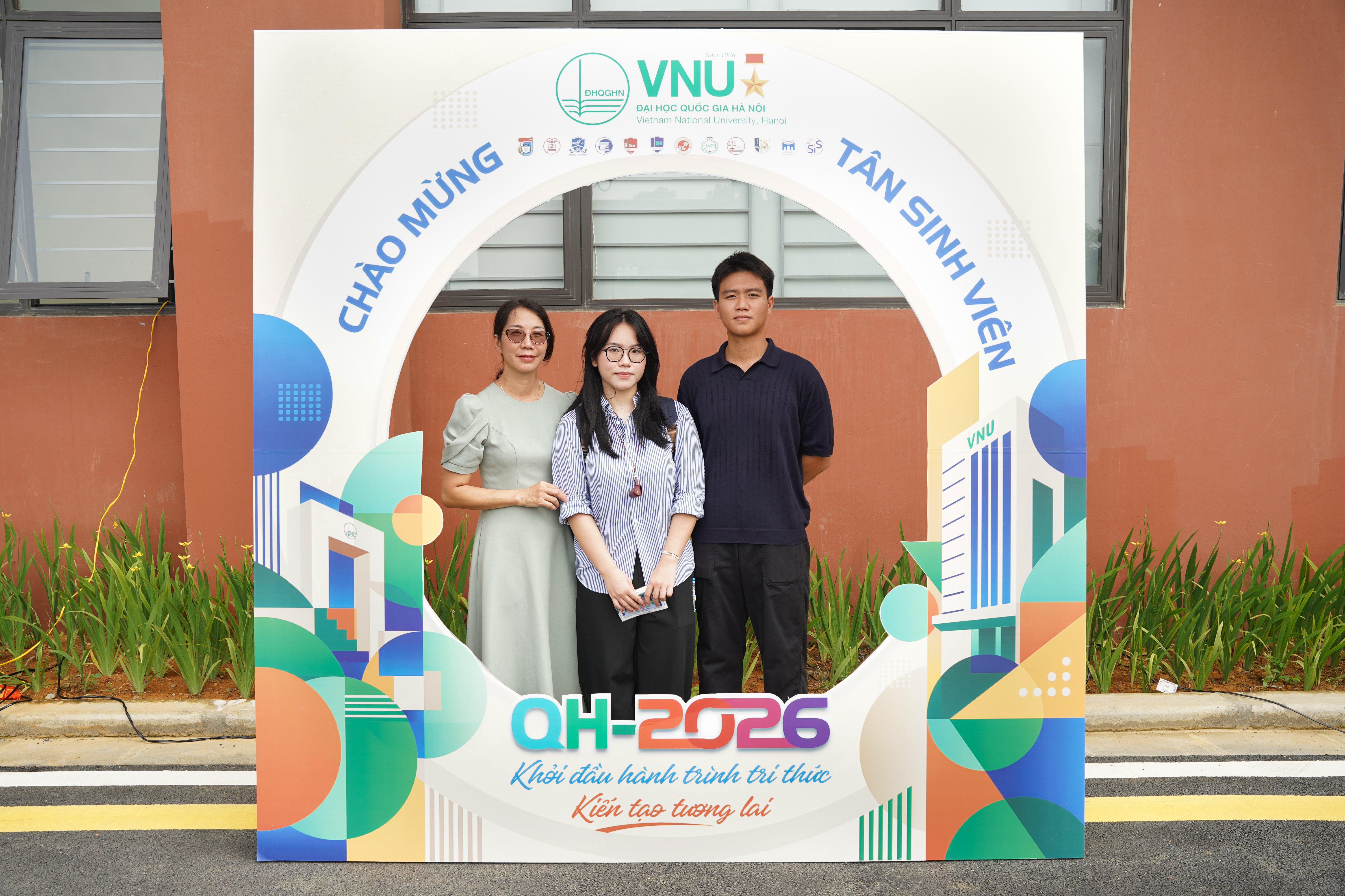 Sinh viên Nguyễn Ngọc Hà – K71A4 và gia đình